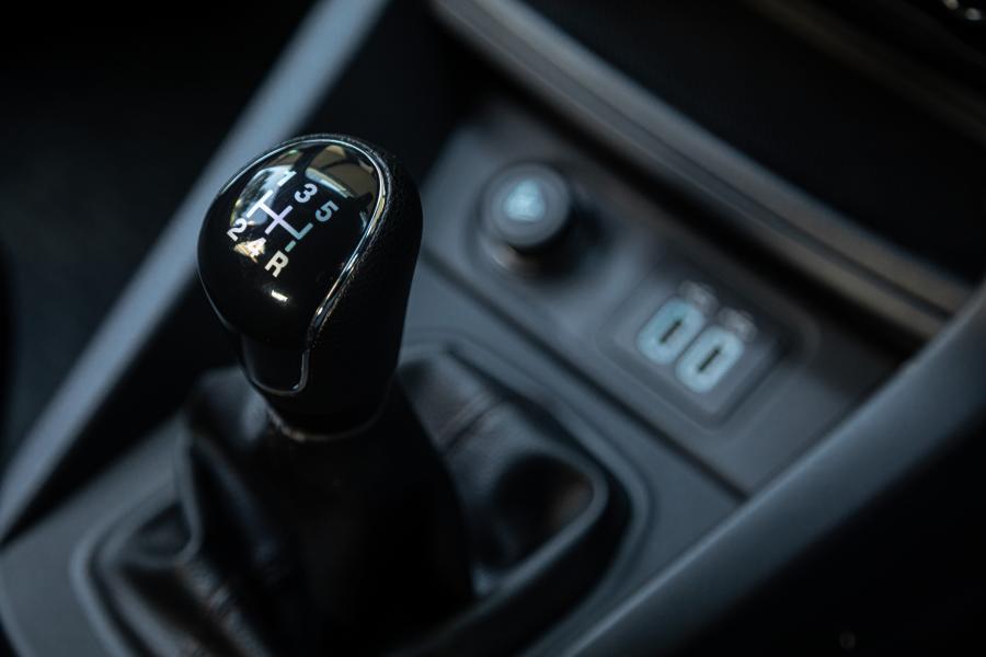 Детали интерьера Ford Figo Freestyle 2020 года  (фото 16 из 40)